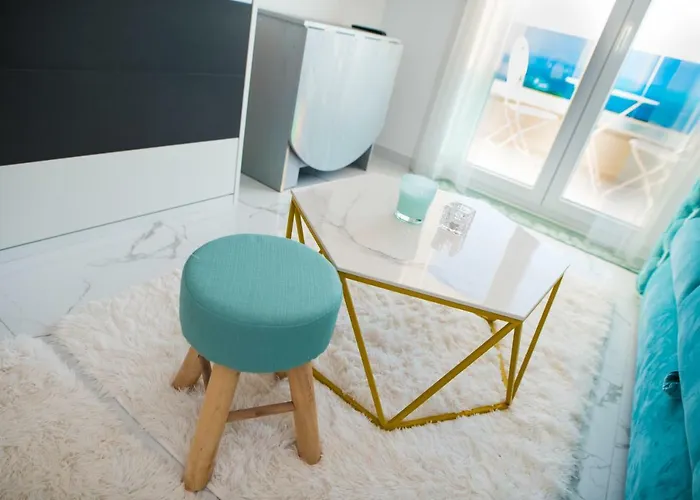 Sea View Luxury Apartment *