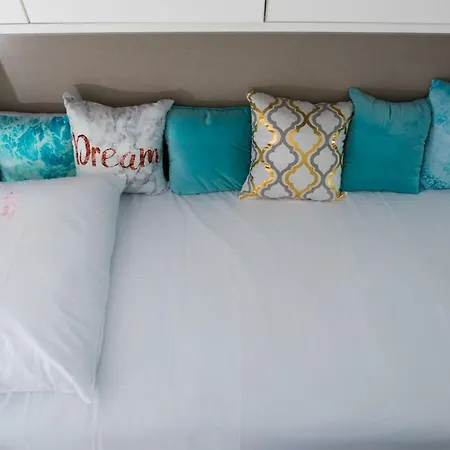 Sea View Luxury Apartment *